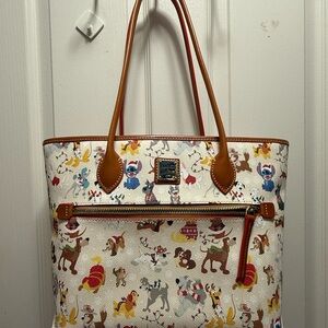 Disney Parks Dooney & Bourke Holiday Christmas Santa Tails Dogs 2021 Tote Purse